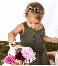 Load image into Gallery viewer, Baby Headband and Leopard Bow
