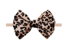 Load image into Gallery viewer, Baby Headband and Leopard Bow
